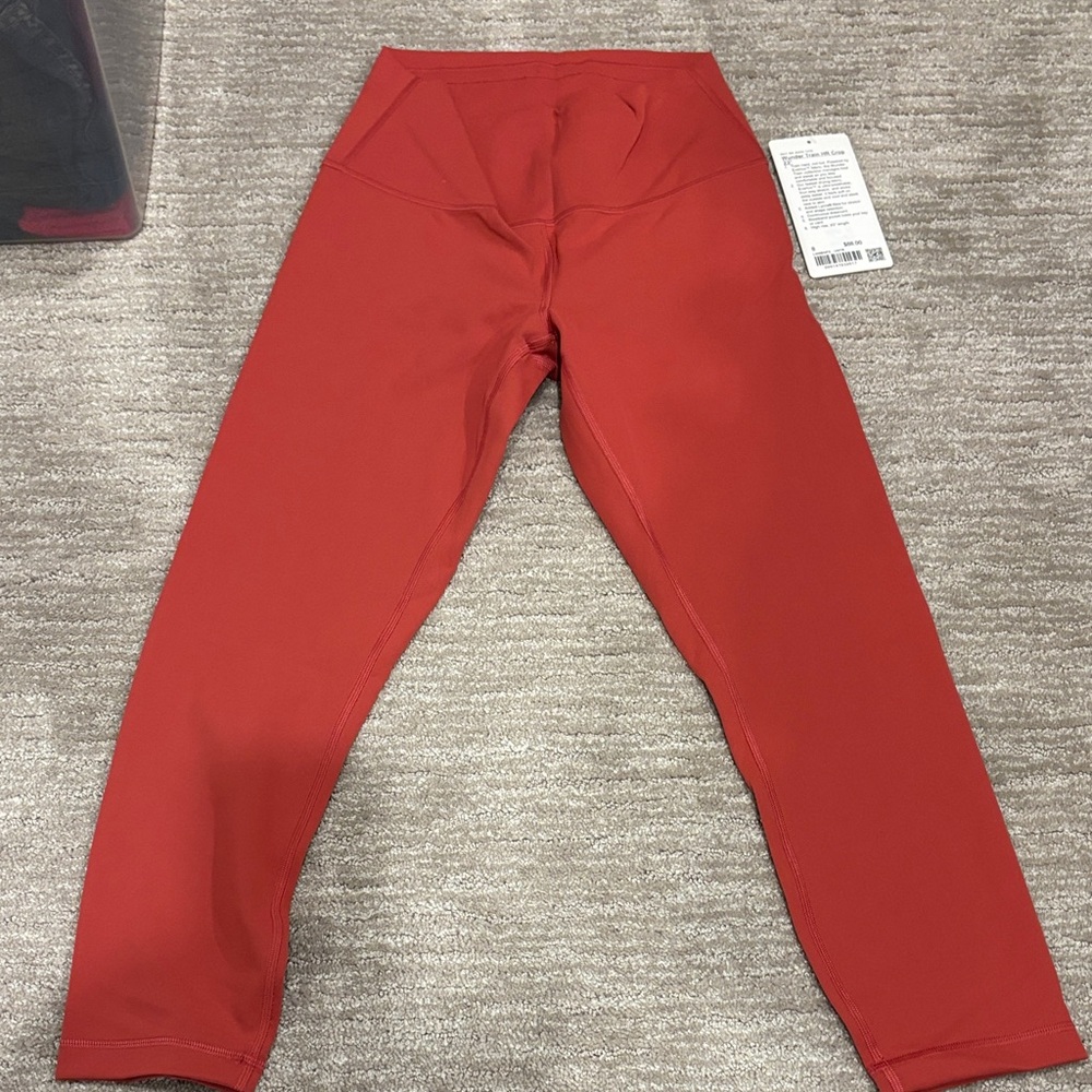 lululemon wunder train HR crop 23” size 8. NWT. Color vintage rose